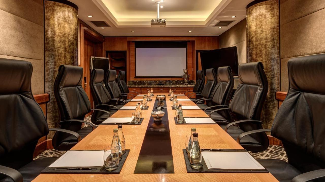Intercontinental Johannesburg Or Tambo Airport Hotel By Ihg Kempton Park Exterior foto Boardroom at the Taj Mahal Palace, Mumbai