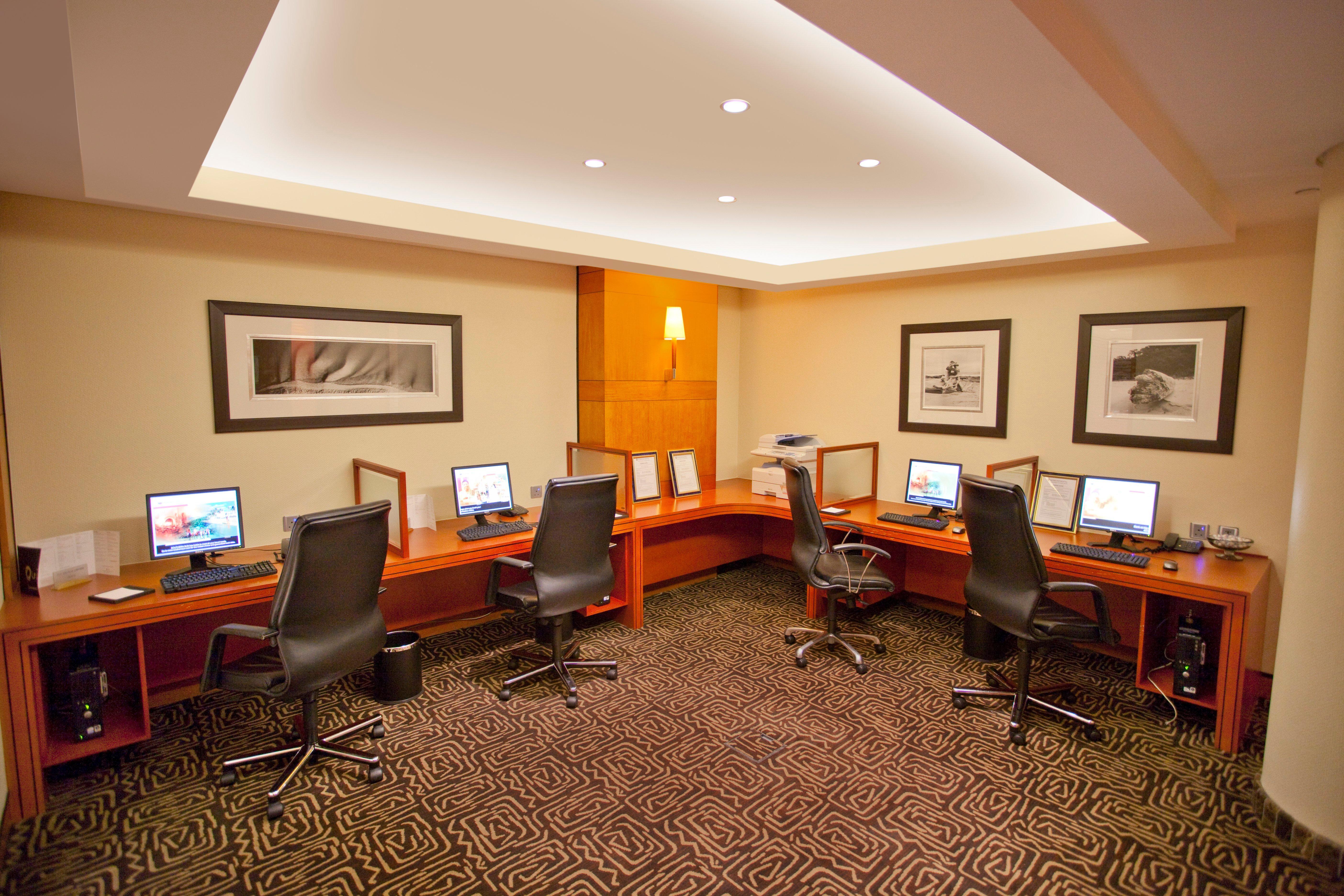 Intercontinental Johannesburg Or Tambo Airport Hotel By Ihg Kempton Park Einrichtungen foto Business Center