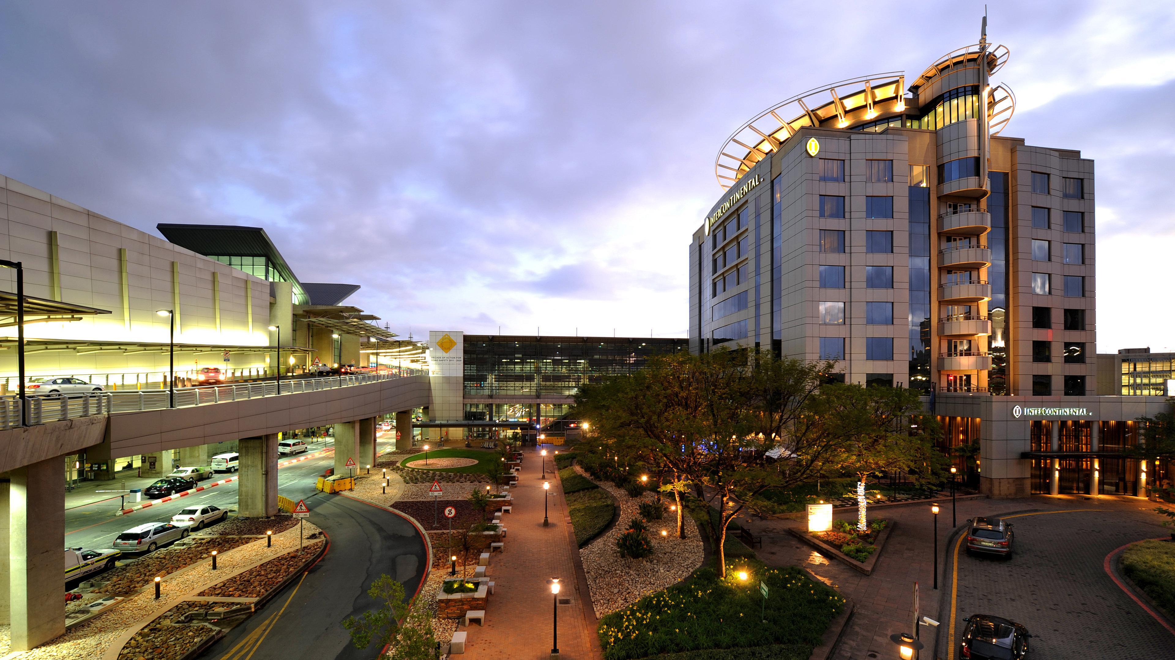 Intercontinental Johannesburg Or Tambo Airport Hotel By Ihg Kempton Park Exterior foto The Village at San Diego International Airport